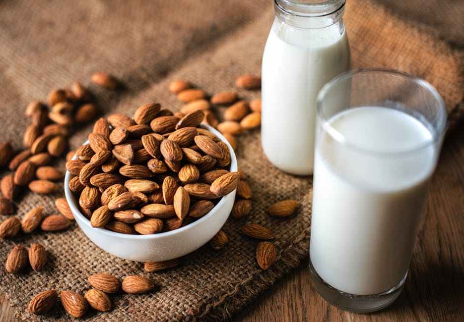 7 Manfaat Susu Almond untuk Kesehatan 7 Manfaat Susu Almond untuk Kesehatan